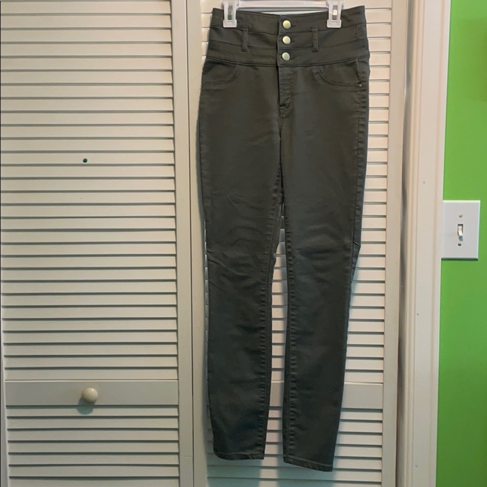 Size 2 skinny jeans! Perfect condition!!